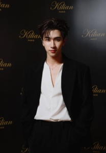 เพิร์ธ ธนพนธ์