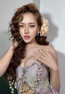 เหมยลี่ พัชรมนต์