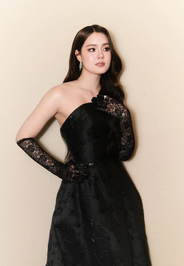 เดนิส เจลีลชา คัปปุน สวยสะกดตาในลุคแฟชั่น