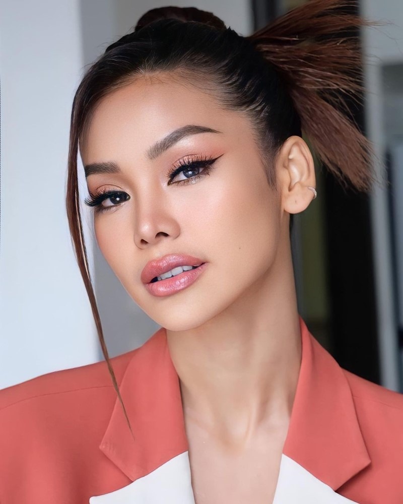 ลุคแฟชั่นเซ็ตสุดปัง โทนสีพีชอบอุ่น สวยเฉี่ยวและมั่นใจ